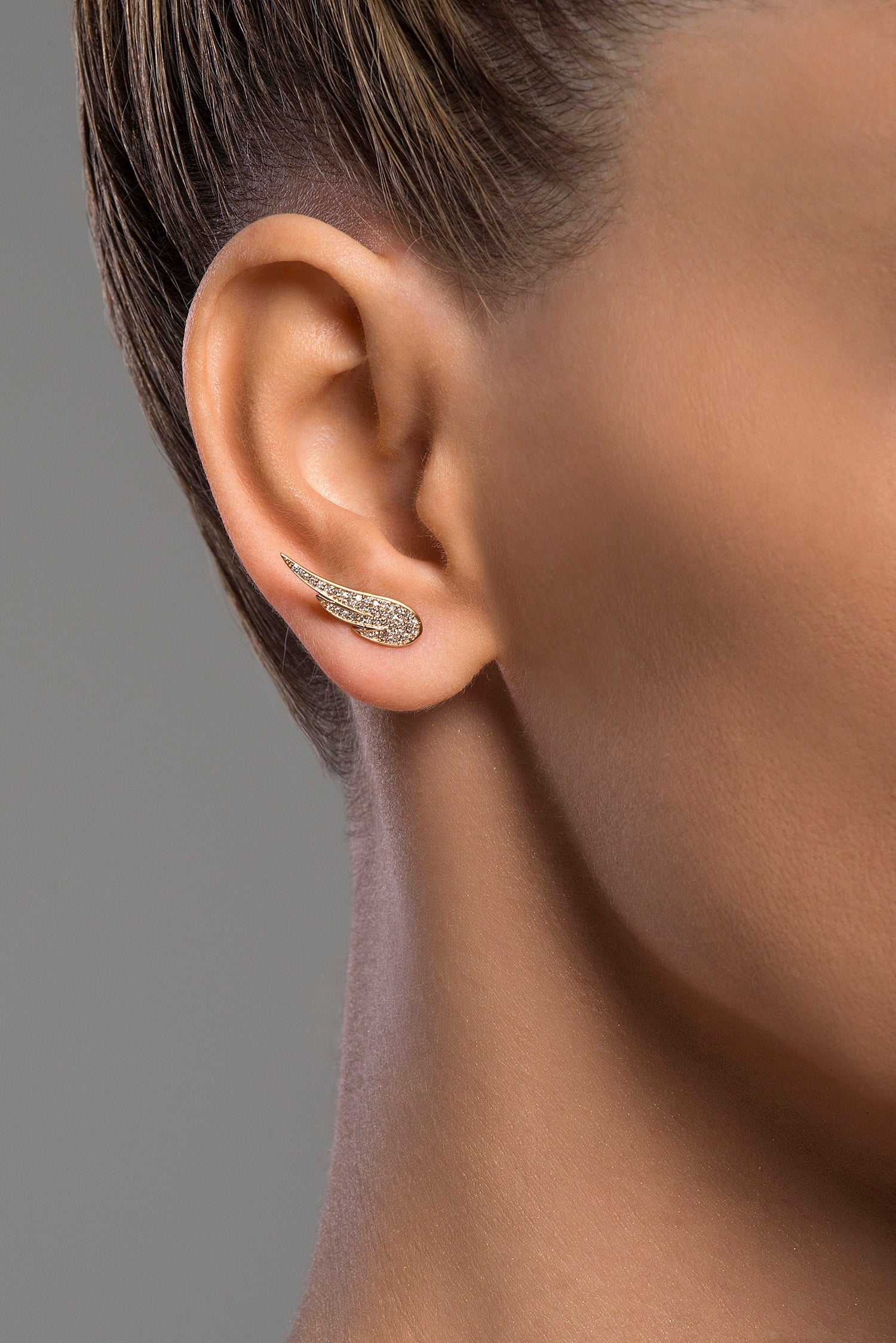 Diamond Earrings. Earring for Gift. Stud Earring. Diamonds. Anatol. Gift. Everyday earring. Easy to wear earring. Sparkly earring. Anatol Jewelry. Fine Jewelry. Golden Hall. Kifissia. Χρυσό σκουλαρίκι. Σκουλαρίκι καρφωτό. Σκουλαρίκι με διαμάντια. Athens. Χρυσά κοσμήματα. Κοσμήματα Κηφισιά. Σκουλαρίκι με μπριγιάν.