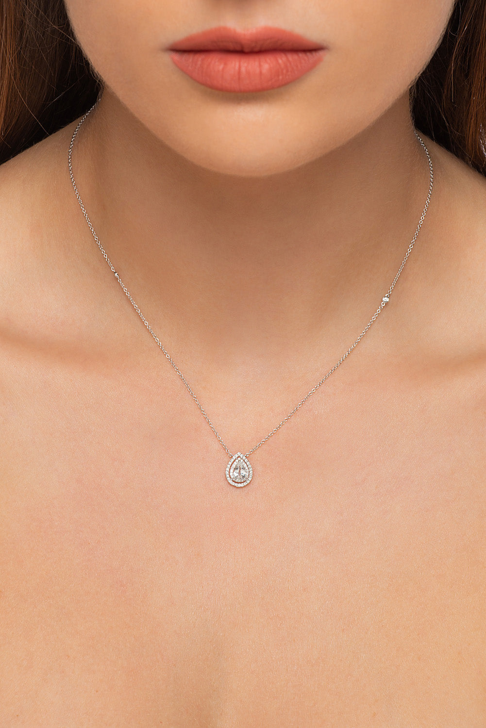 Gold and diamond necklace. Anatol necklace. Diamond necklace. Κολιέ χρυσό. Κολιέ με μπριγιάν. Κολιέ με διαμάντια.