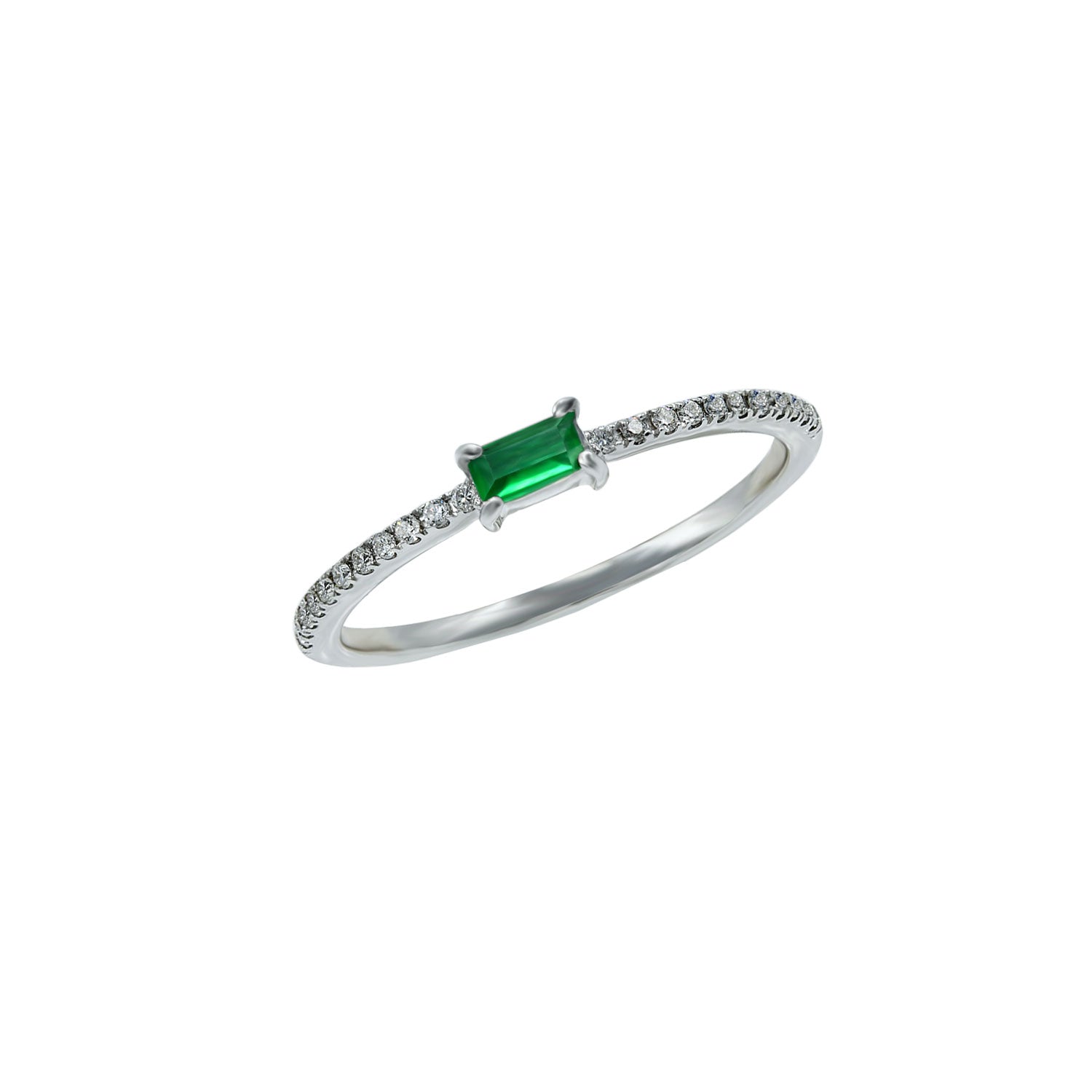 Emerald ring. Diamond and emerald.