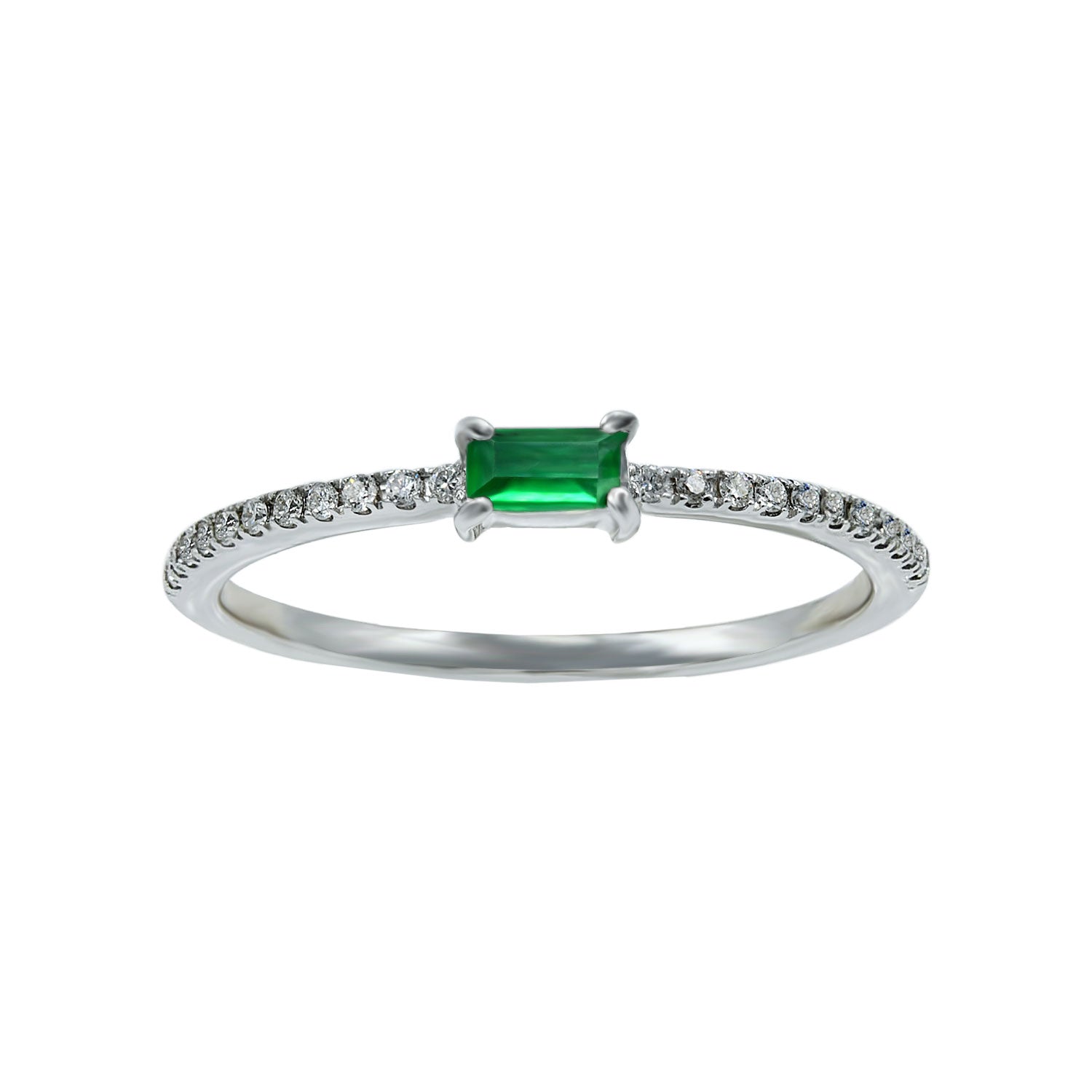 Emerald ring. Diamond and emerald.
