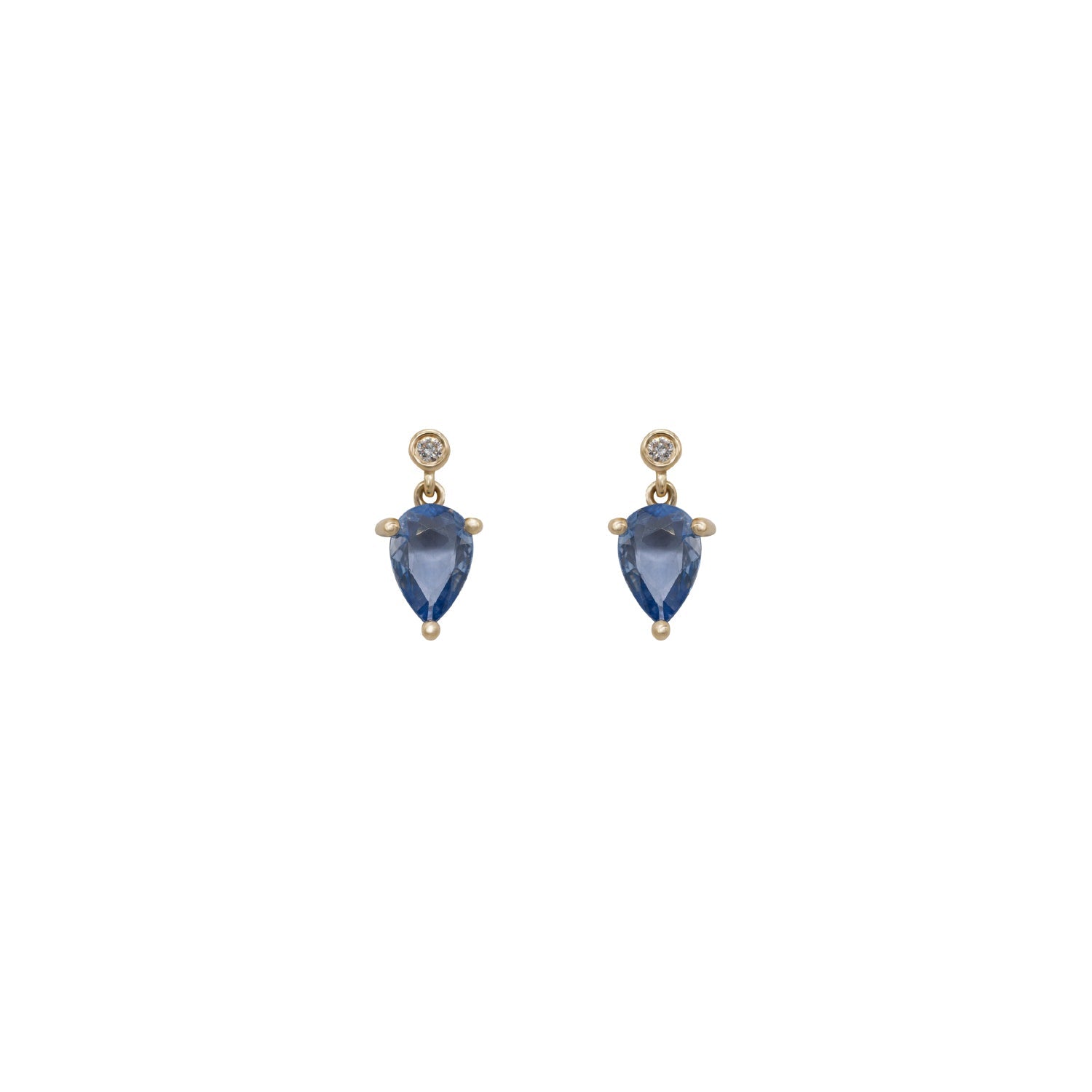 Sapphire Earring. Earrings. 18K gold earring. White Gold, yellow gold, rose gold. Perfect Gift. Earring gift. Fine jewelry. Anatol. Kifissia. Golden Hall. Σκουλαρίκι χρυσό. Σκουλαρίκι  με ζαφείρια. Σκουλαρίκι τρυπητό. Σκουλαρίκι με ζαφείρι. Σκουλαρίκι με διαμάντια. Athens. Κηφισιά. Σκουλαρίκι με μπριγιάν. 