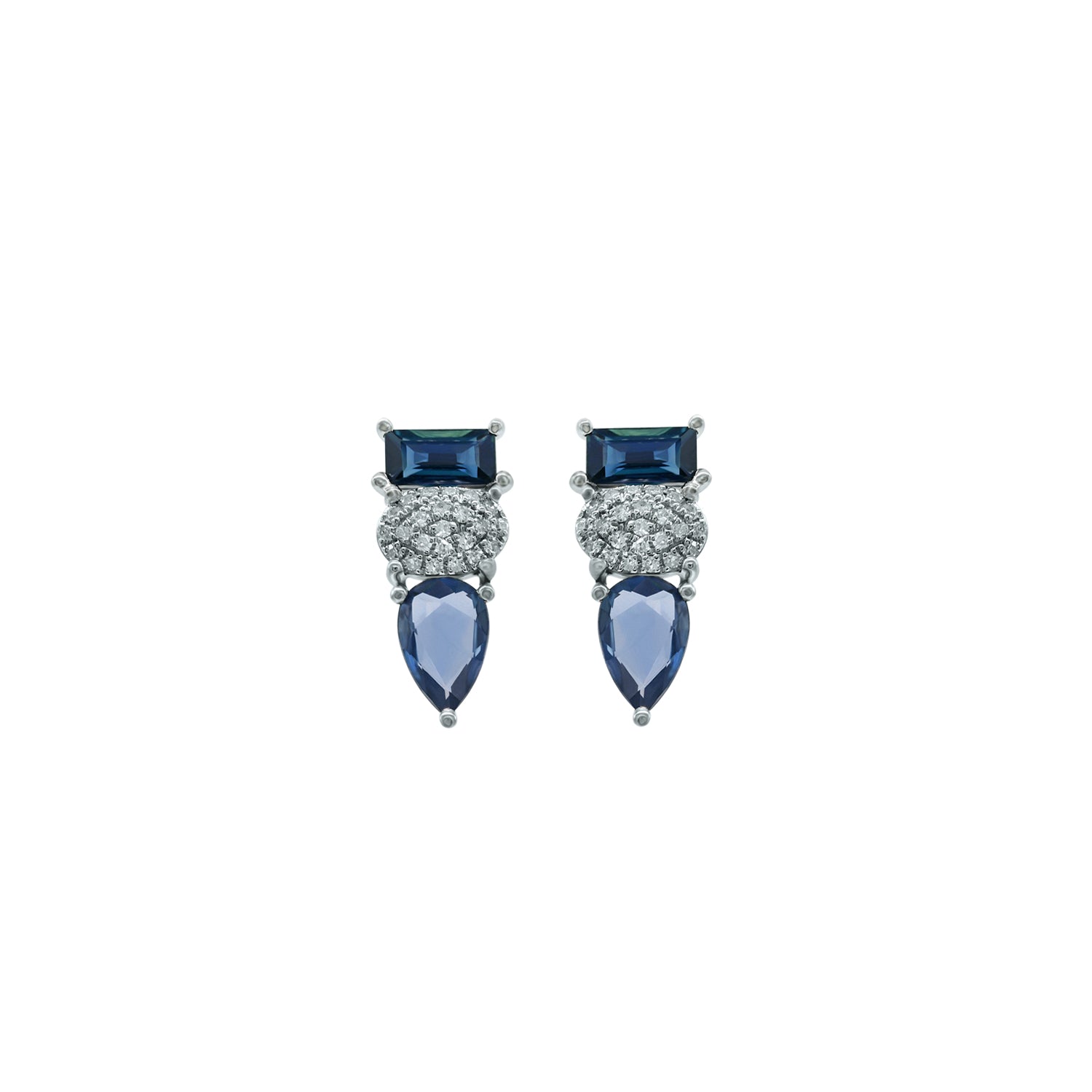 Sapphire Earring. Earrings. 18K gold earring. White Gold, yellow gold, rose gold. Perfect Gift. Earring gift. Fine jewelry. Anatol. Kifissia. Golden Hall. Σκουλαρίκι χρυσό. Σκουλαρίκι  με ζαφείρια. Σκουλαρίκι τρυπητό. Σκουλαρίκι με ζαφείρι. Σκουλαρίκι με διαμάντια. Athens. Κηφισιά. Σκουλαρίκι με μπριγιάν. 