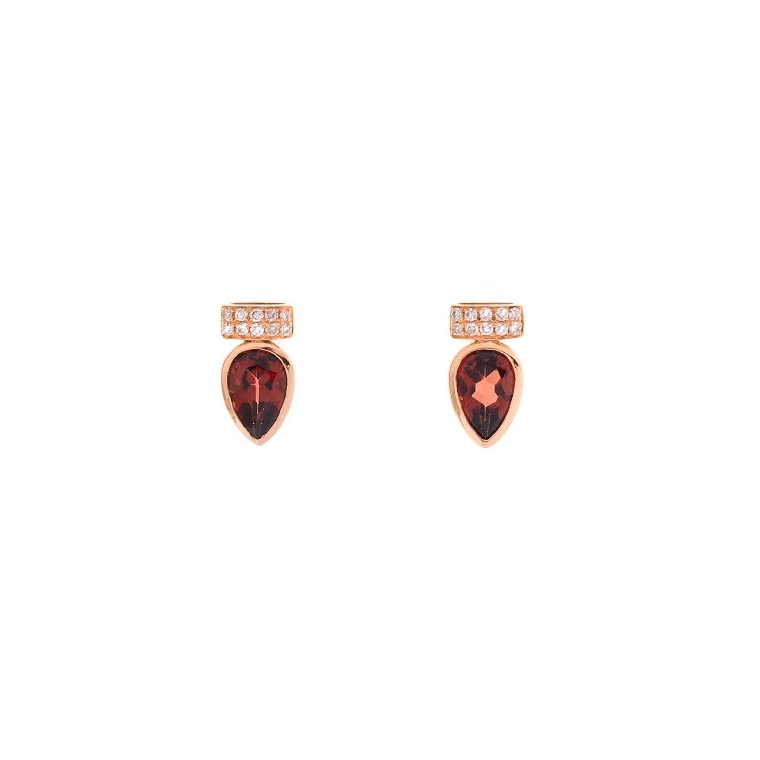 Diamond Earrings. Earring for Gift. Stud Earring. Anatol. Gift. Everyday earring. Easy to wear earring. Sparkly earring. Anatol Jewelry. Fine Jewelry. Golden Hall. Kifissia. Χρυσό σκουλαρίκι. Σκουλαρίκι καρφωτό. Σκουλαρίκι με διαμάντια. Χρυσά κοσμήματα. Κοσμήματα Κηφισιά. Σκουλαρίκι με μπριγιάν.